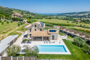 Villa Amore di Ada - Modern Design Villa - AirCo, Private Pool & Near The Beach